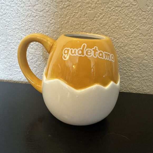 Silver Buffalo Sanrio Gudetama 3D Sculpted Ceramic Mug Large Yellow 20 Oz - Picture 3 of 5